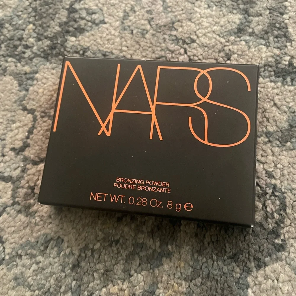 NARS Bronzing Powder - Picture 1 of 4